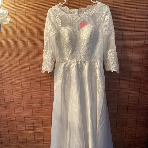 JJs House Dresses & Skirts - NWT JJ's House Ivory Wedding Dress Size 4